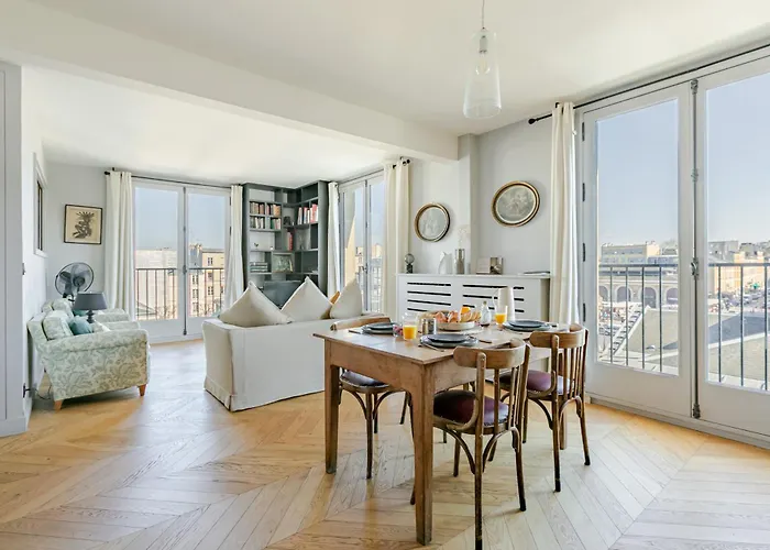Proche Chateau - Vue Panoramique & Confort 아파트 베흑사이으