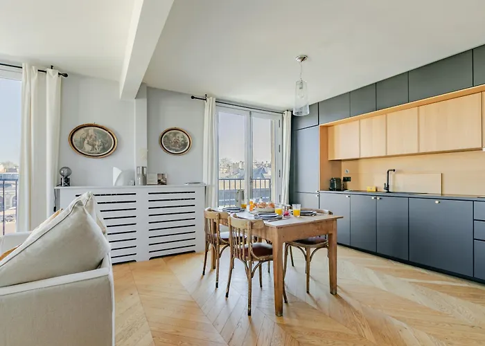 아파트 Proche Chateau - Vue Panoramique & Confort 베흑사이으